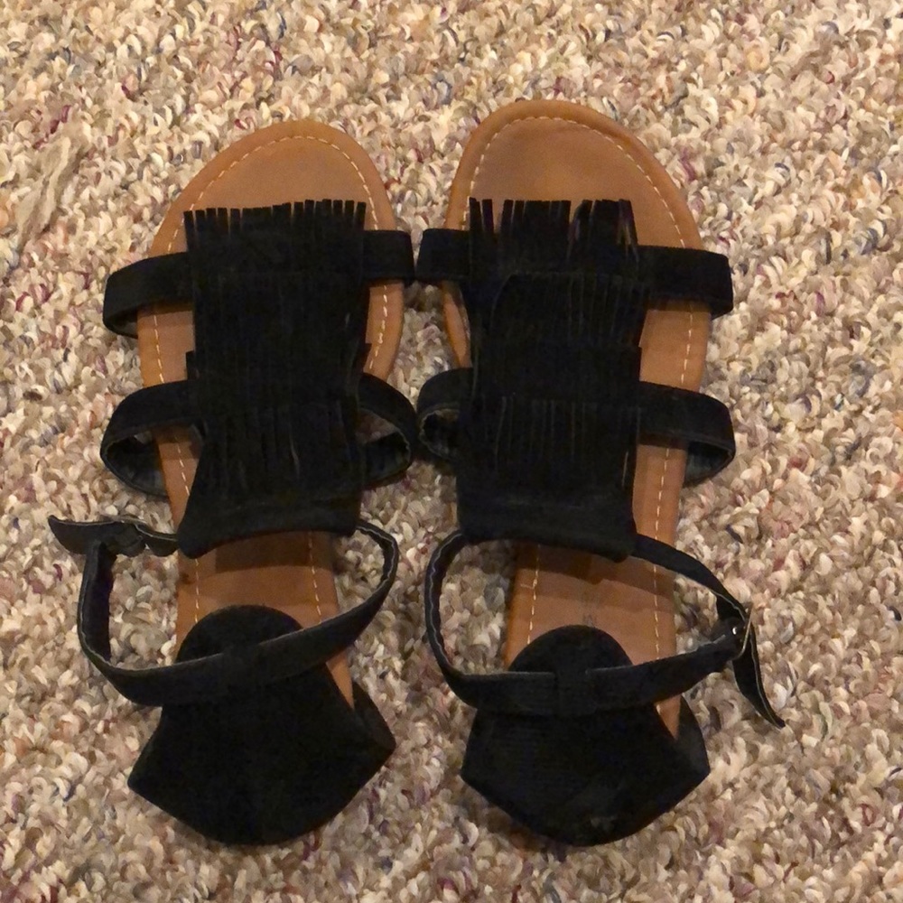 Fringe sandals